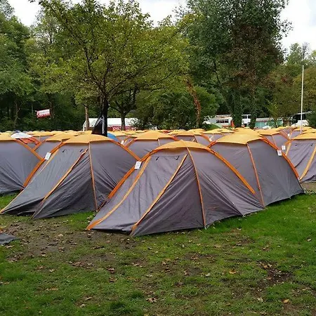 Camping, Glamping & Dorms * Munich