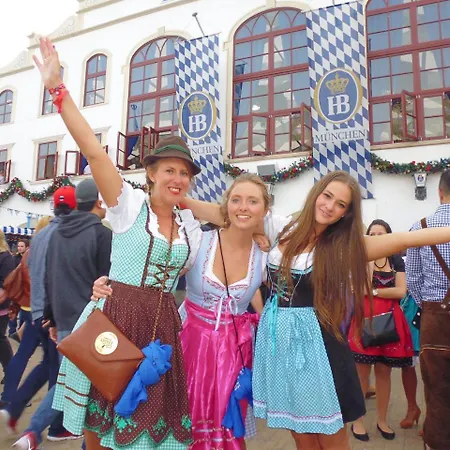 مكان تخييم Camping, Glamping & Dorms *